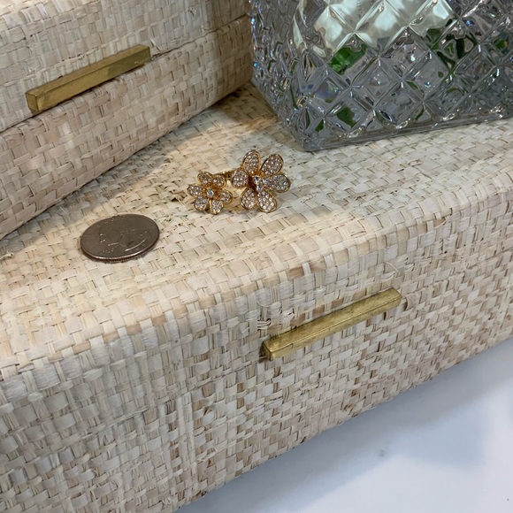 Paula Abdul gold love me ring - Picture 7 of 8